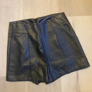 NWOT! Black Vegan Leather High Waisted Front Pockets Shorts - Size S